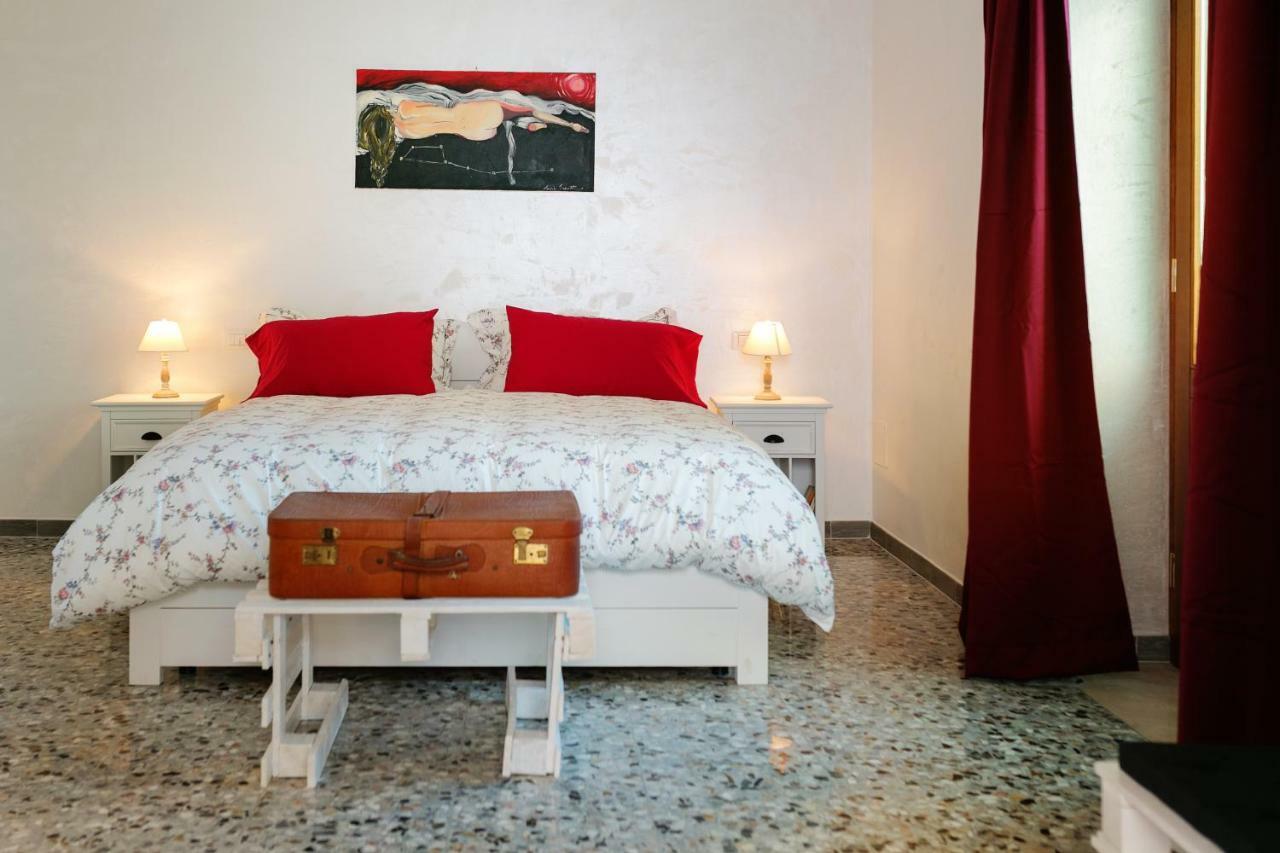 Bed and Breakfast Vicoletto Dell'Aria Вико-Экуенсе Экстерьер фото
