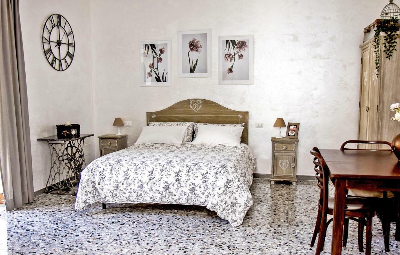 Bed and Breakfast Vicoletto Dell'Aria Вико-Экуенсе Экстерьер фото